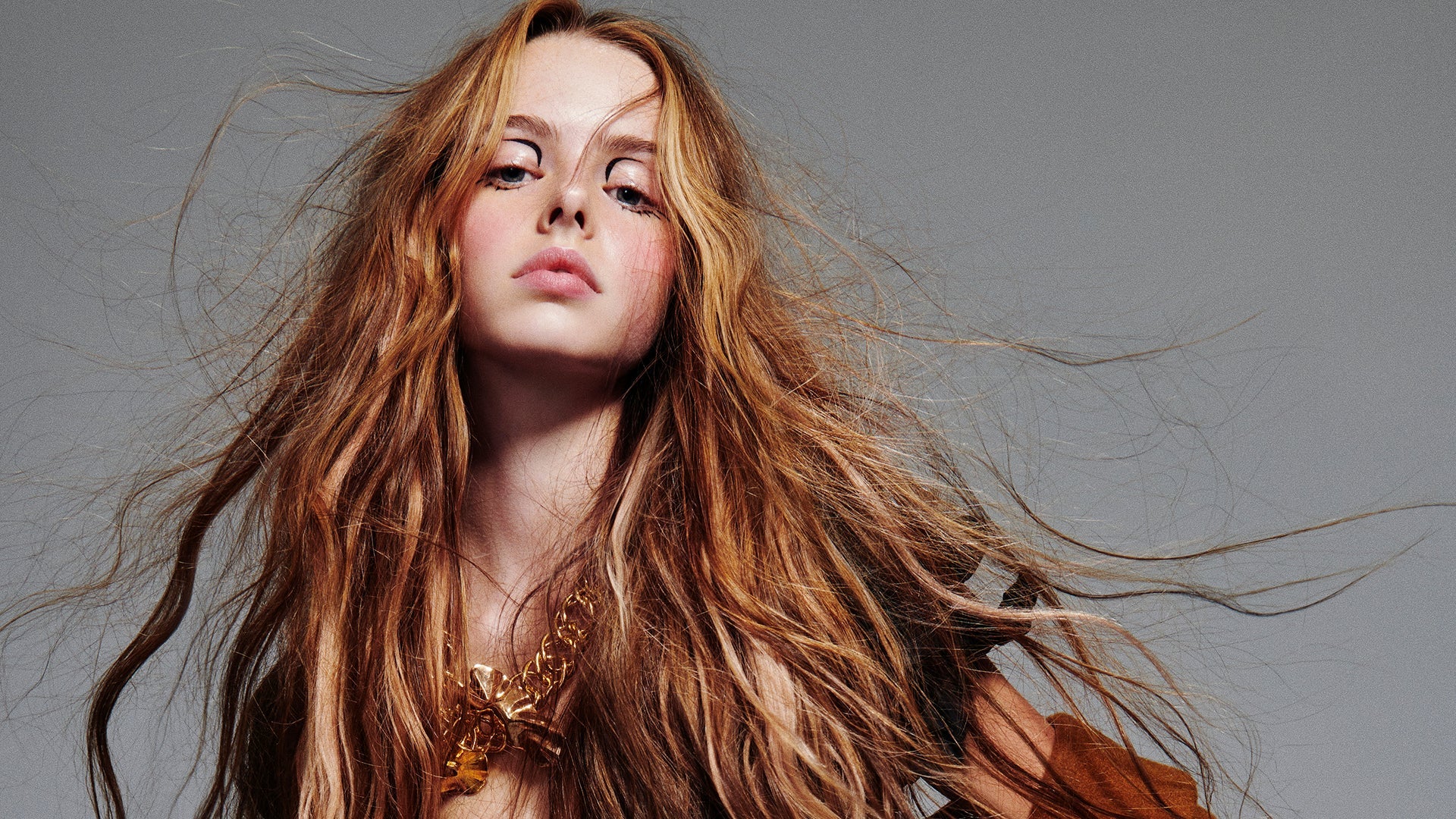 blonde model styled by Caterina Di Biase
